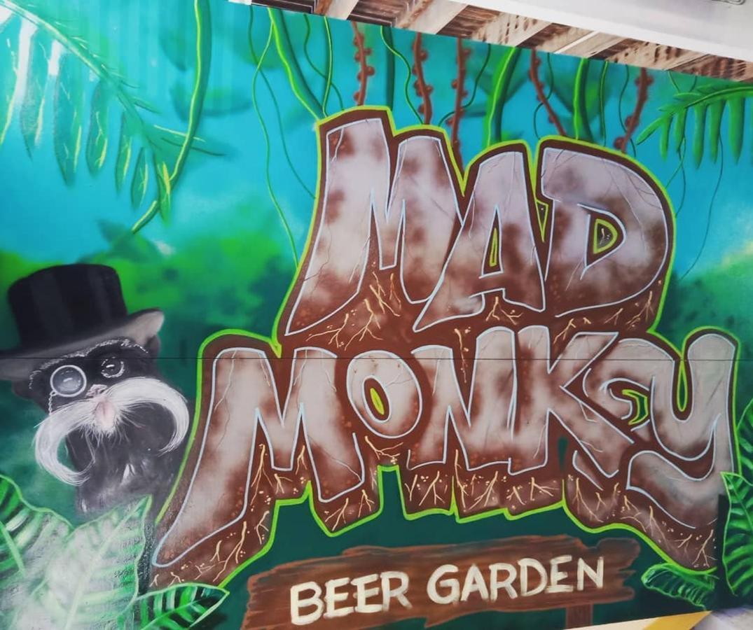 Mad Monkey Central Cairns Dış mekan fotoğraf